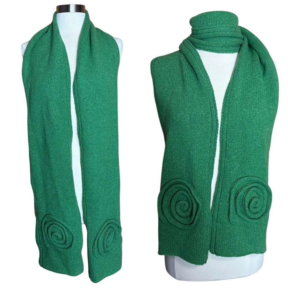 Nua Merino Wool Silk Green Ribbed Knit Floral Appliqué Fall Winter Neck Scarf